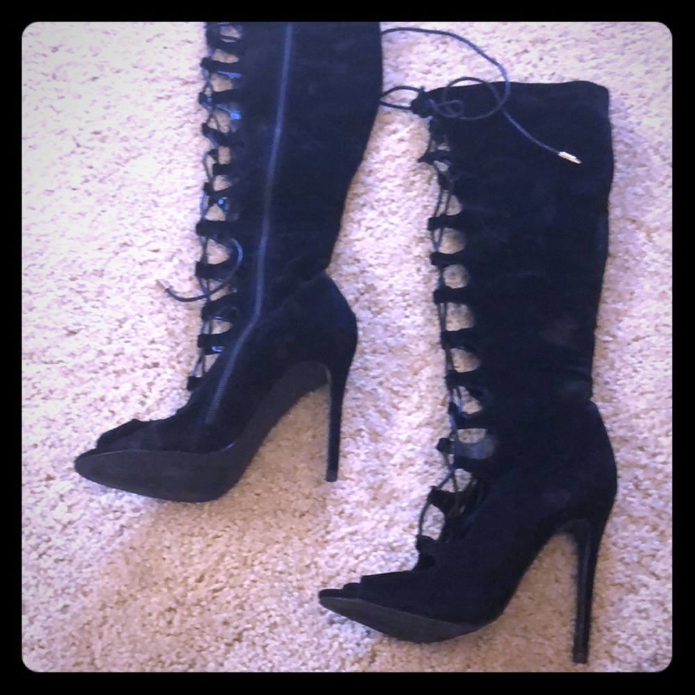 Like new peep toe lace heels